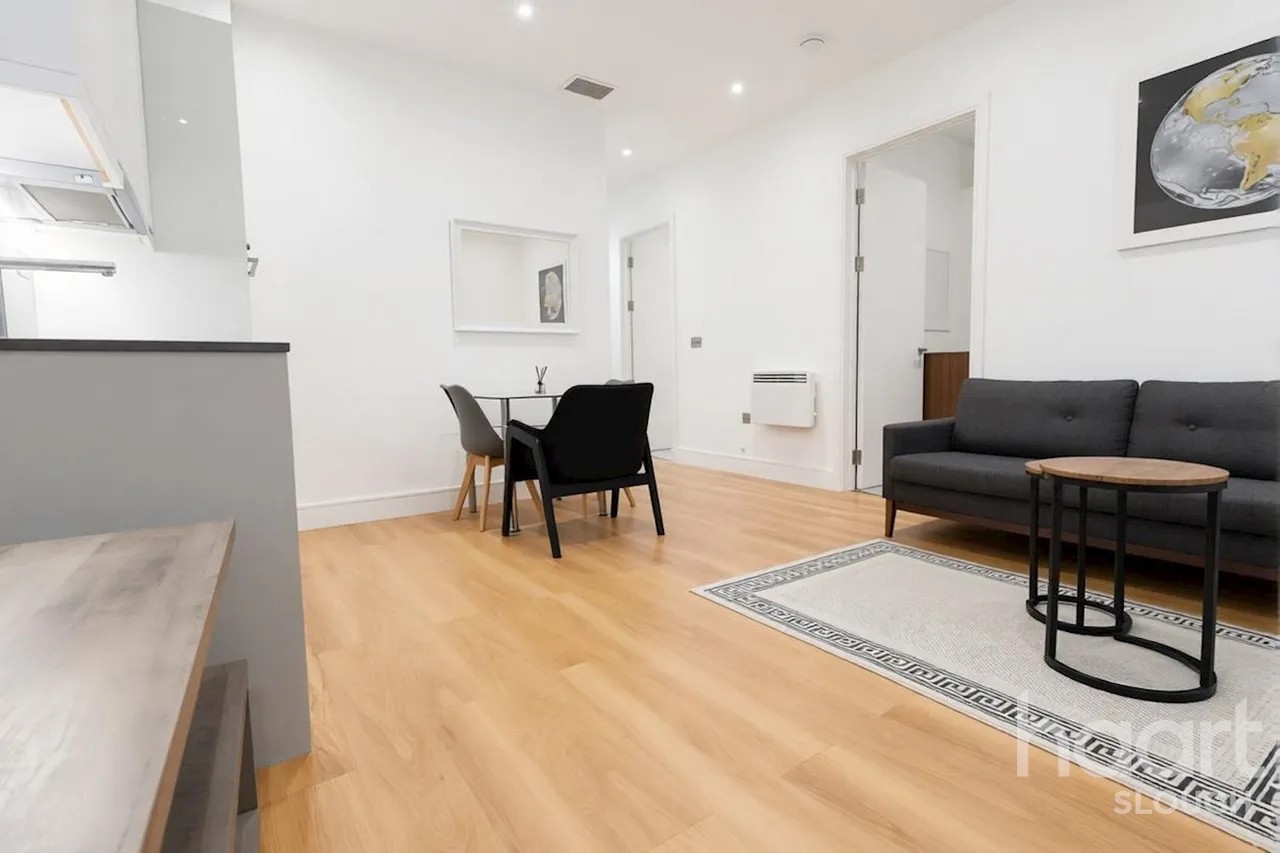Bath Road, SL1, photo 13