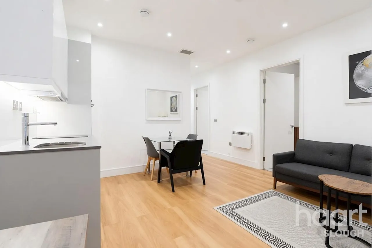 Bath Road, SL1, photo 3