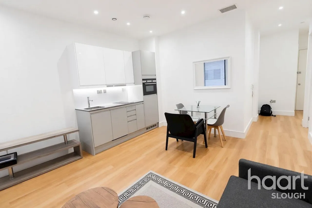 Bath Road, SL1, photo 10