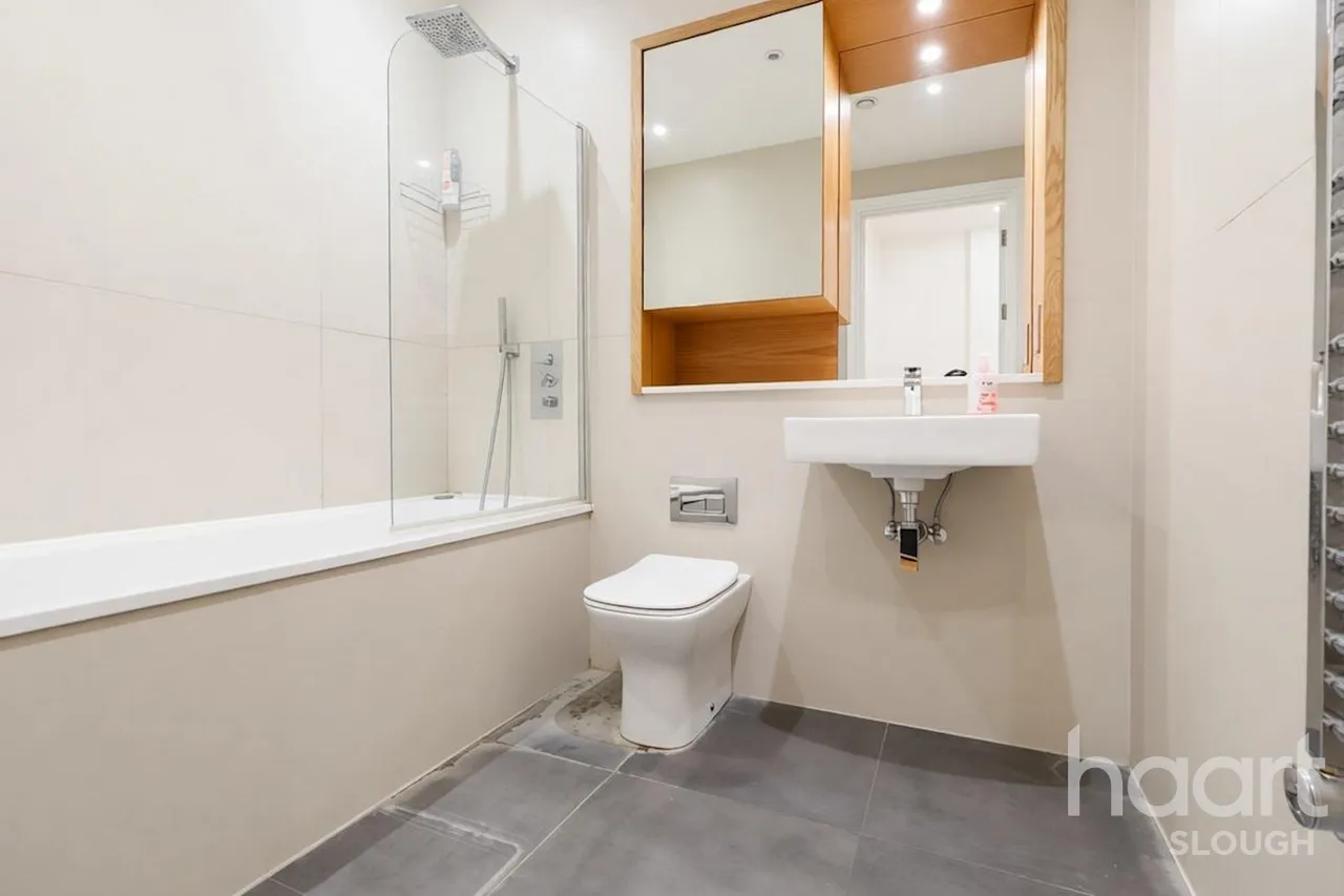 Bath Road, SL1, photo 20