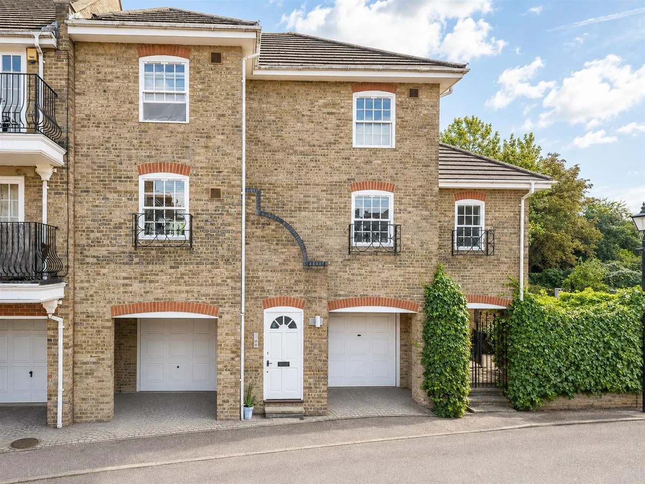 1 bed flat for sale, Cedar Terrace, Richmond, TW9