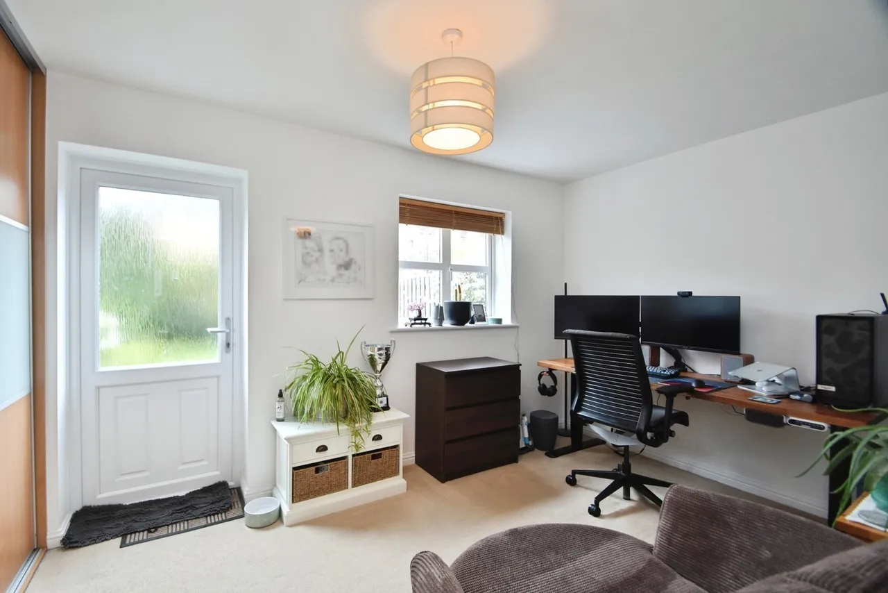 Nightingale Drive, HARROGATE, North Yorkshire, HG1, photo 2