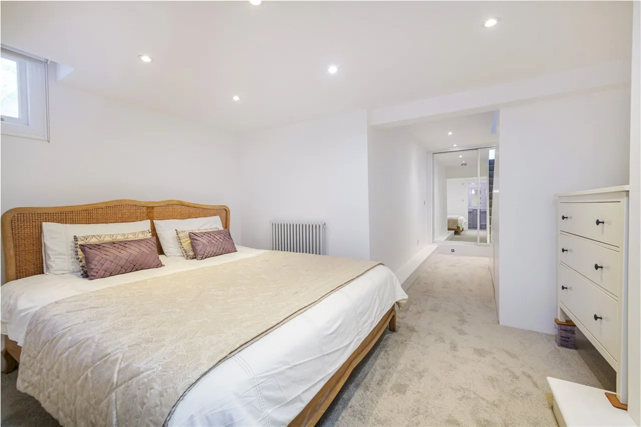 Sisters Avenue, London, SW11, photo 5