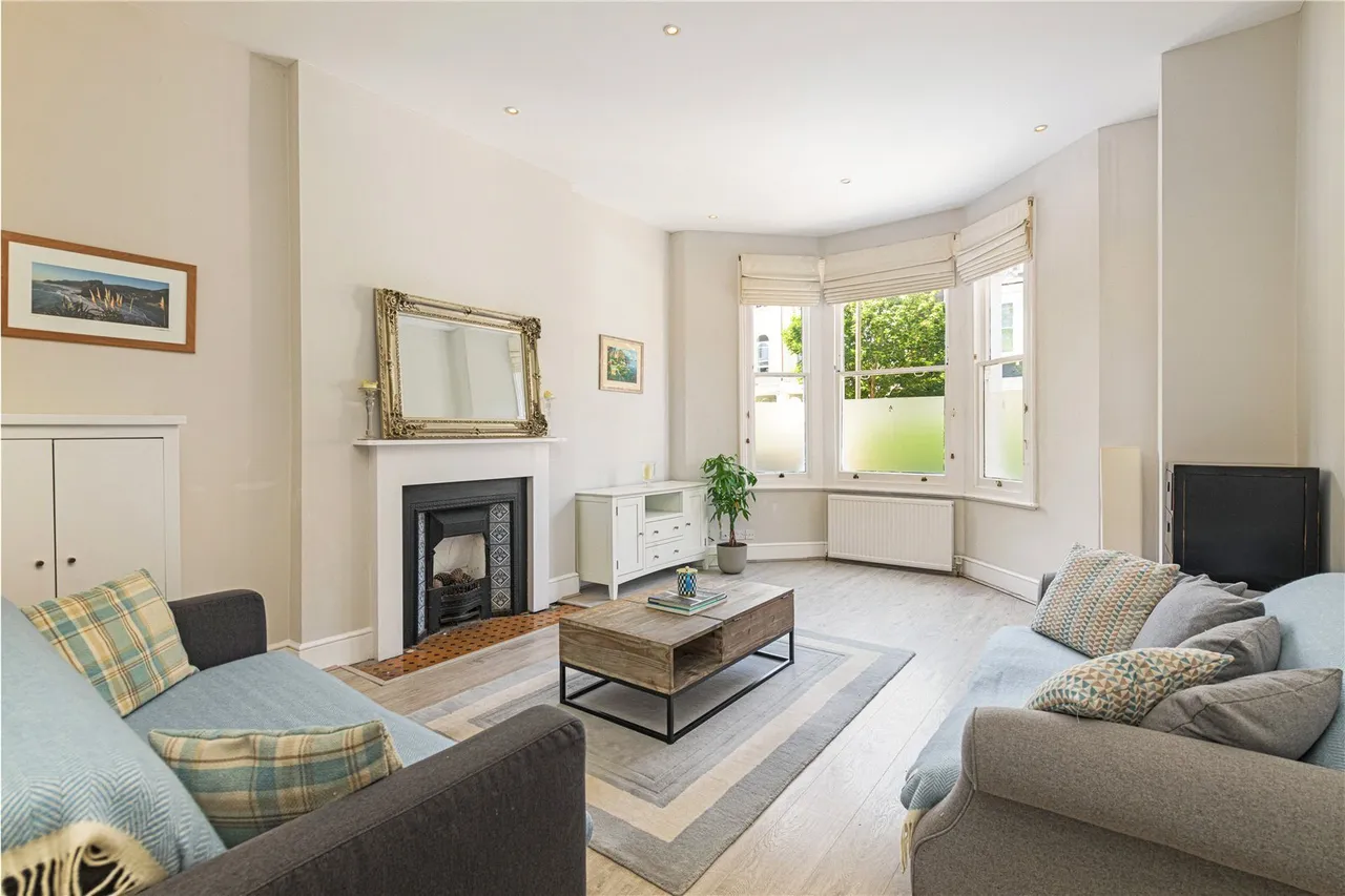 Sisters Avenue, London, SW11, photo 3