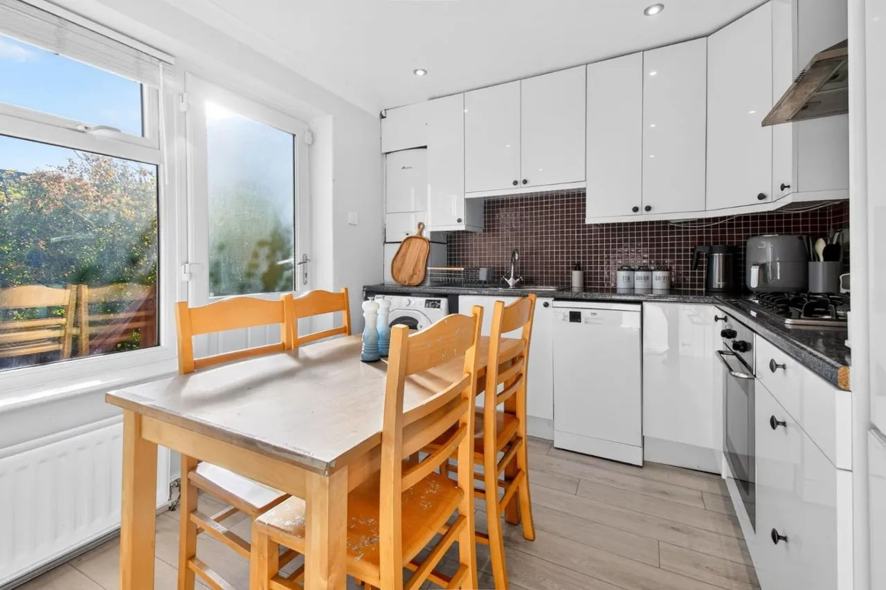 Stonebeck Avenue, Harrogate, HG1, photo 3