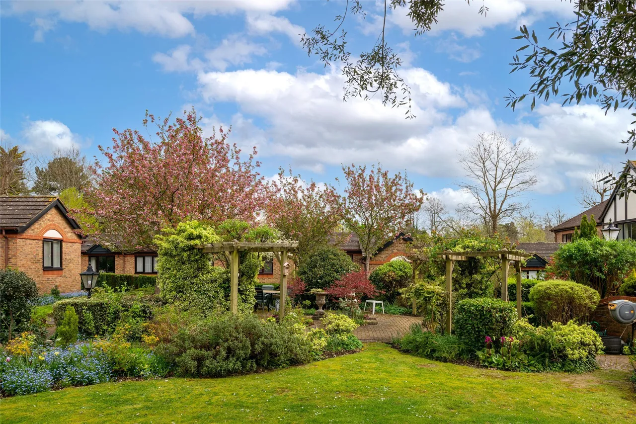 Wray Park Road, Reigate, RH2, photo 2