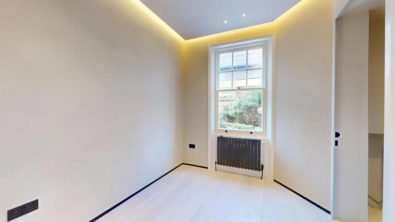 Wynnstay Gardens, London, W8, photo 10