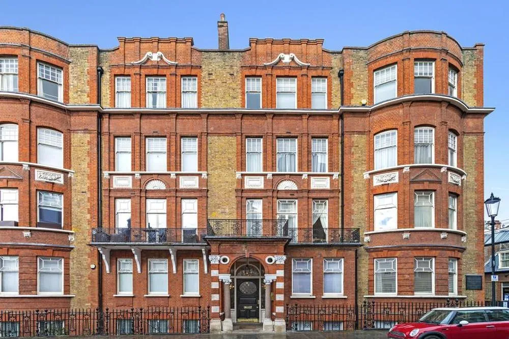 Wynnstay Gardens, London, W8, photo 21