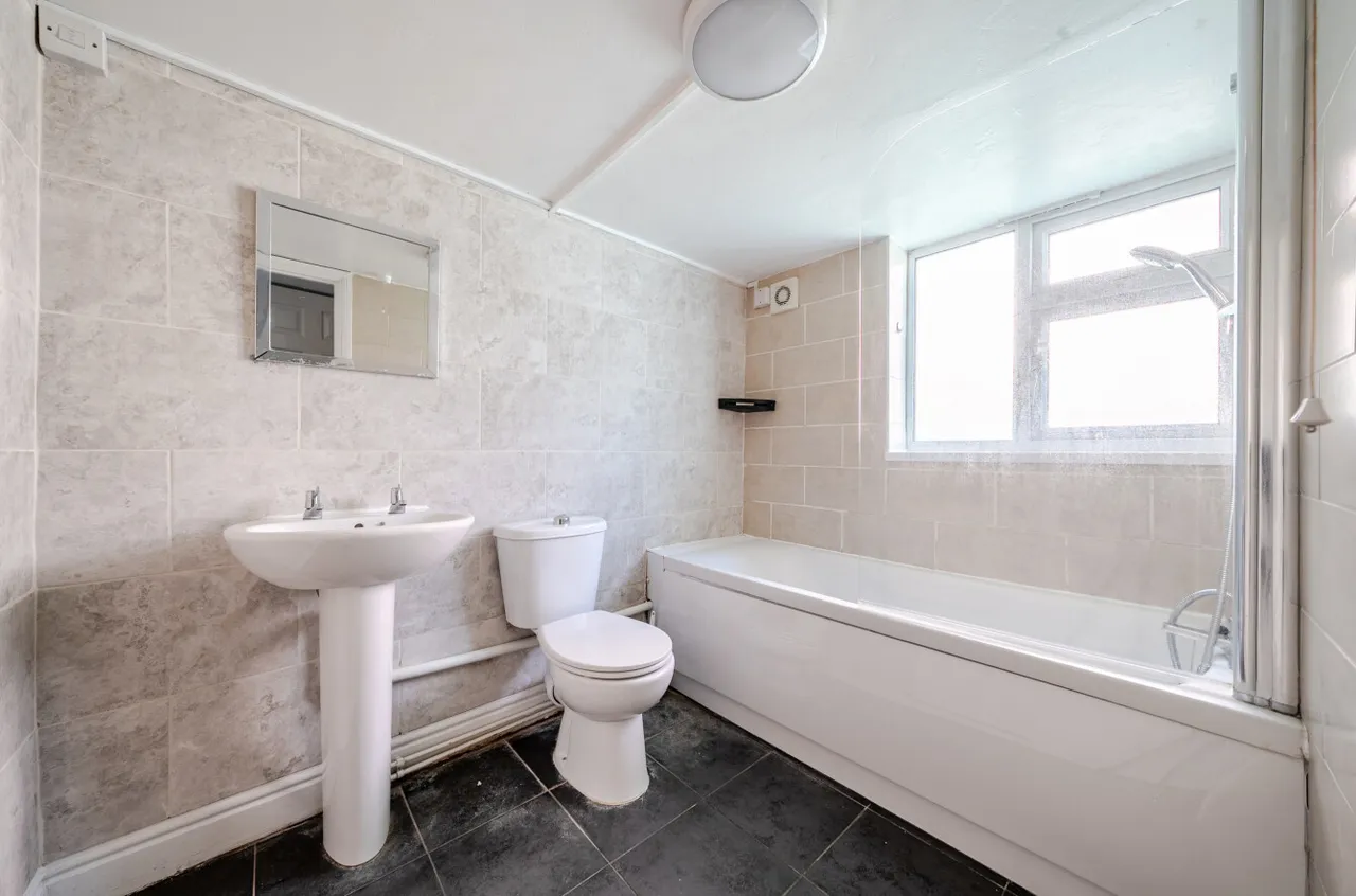 Bramble Road, Southsea, PO4, photo 9