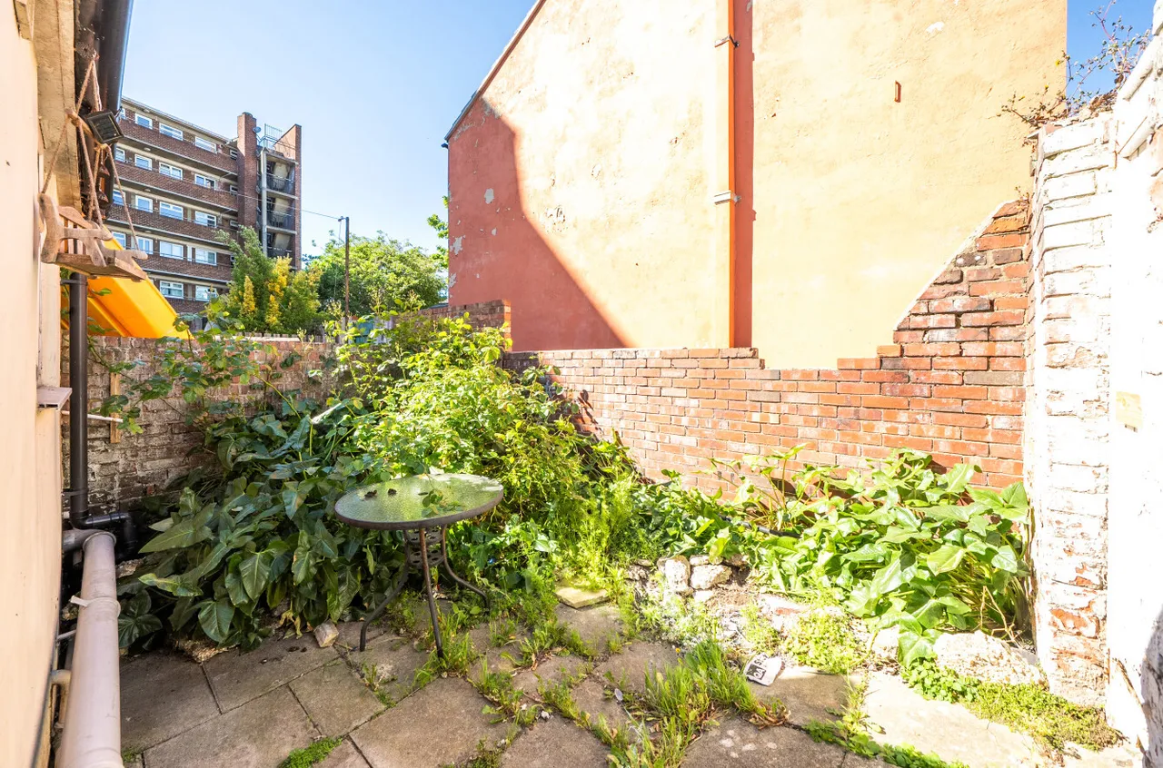 Bramble Road, Southsea, PO4, photo 11