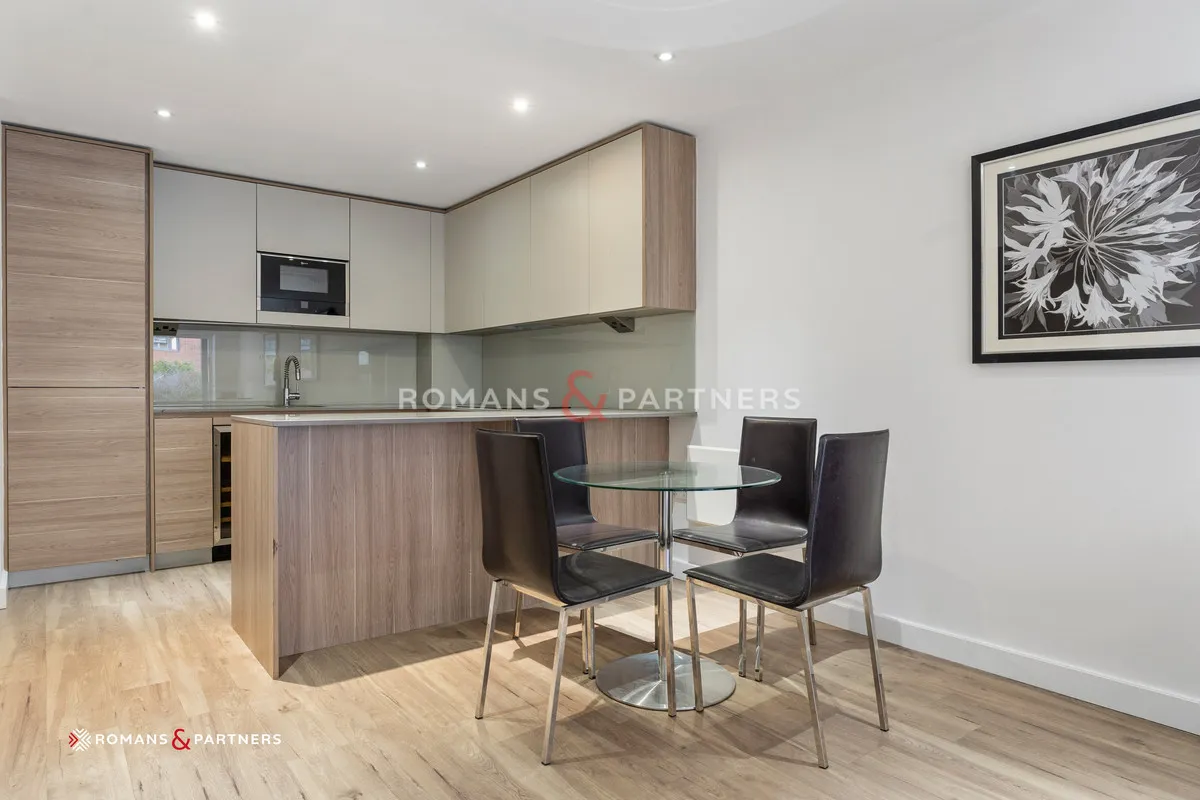Carvell House, Beaufort Park, NW9, photo 4