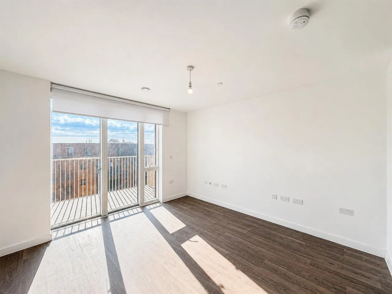 bed Apartment To LetNew Road, Feltham, TW14, photo 5