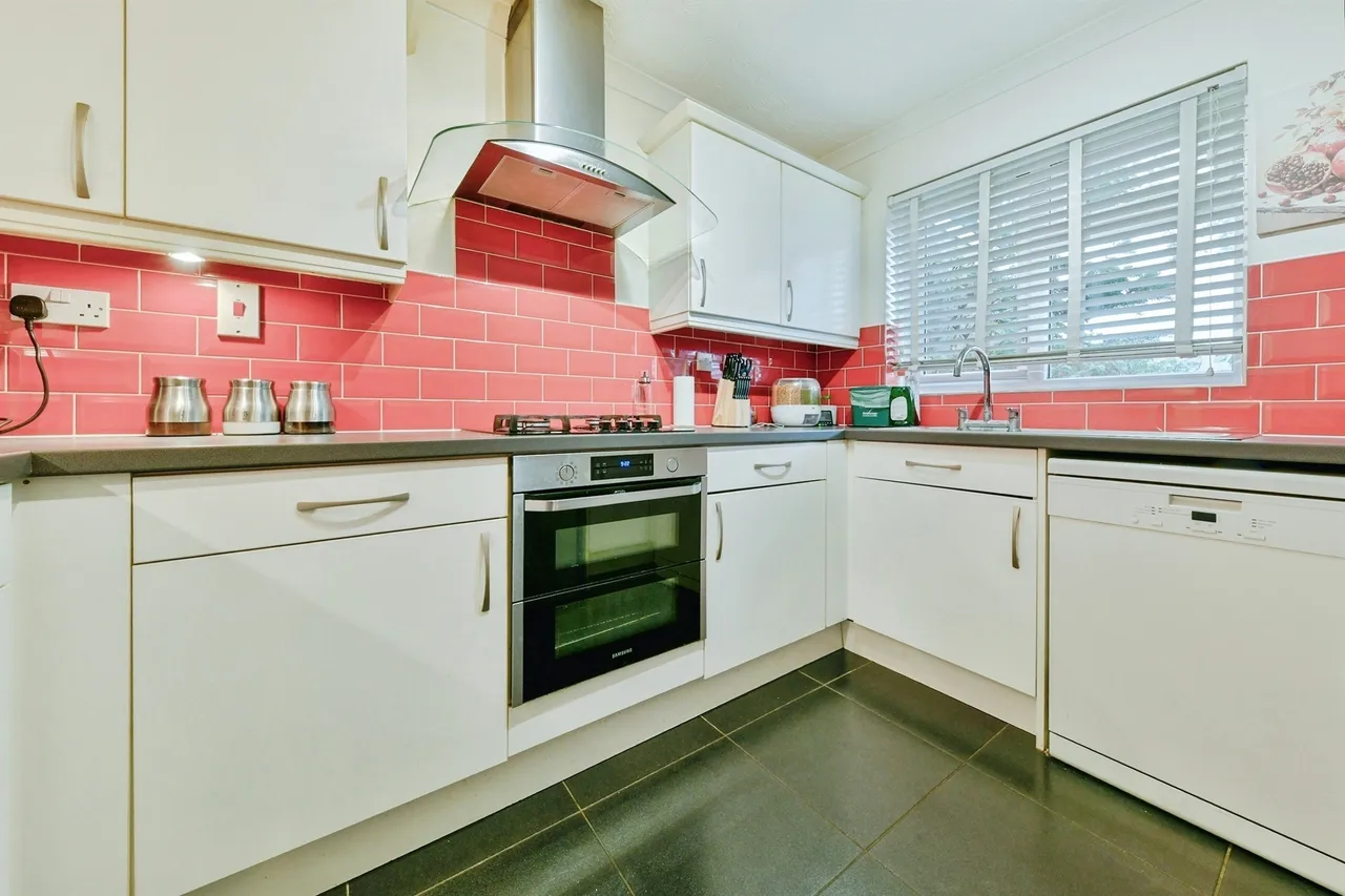 Brixham Close, Stevenage, SG1, photo 2