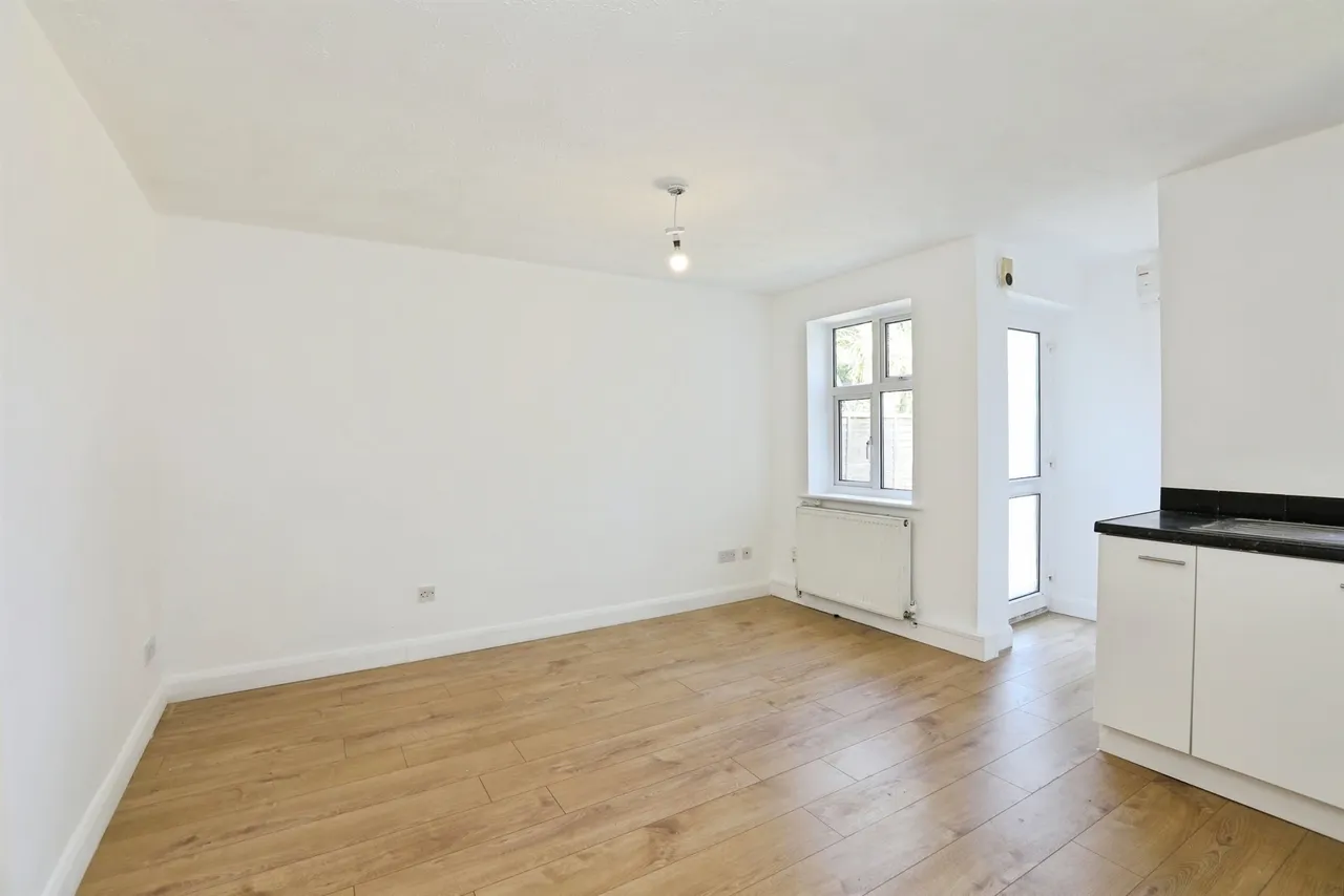 Larch Way, Haywards Heath, RH16, photo 9
