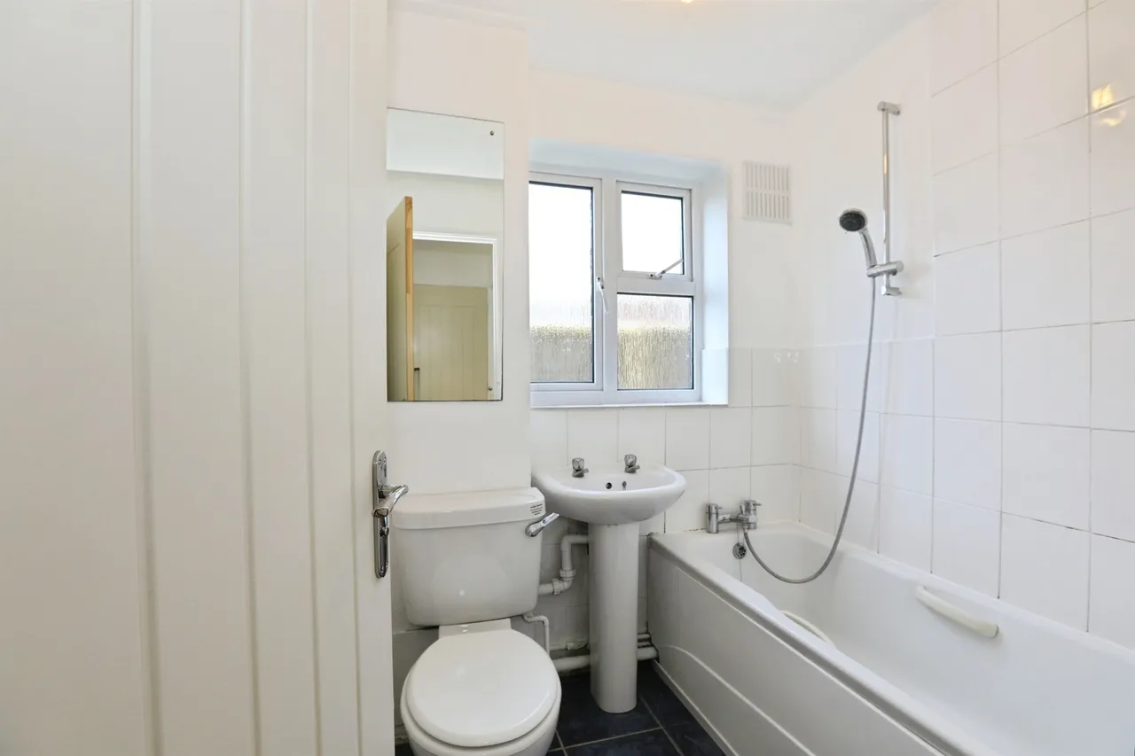 Larch Way, Haywards Heath, RH16, photo 7