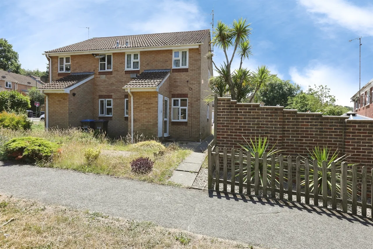 Larch Way, Haywards Heath, RH16, photo 12