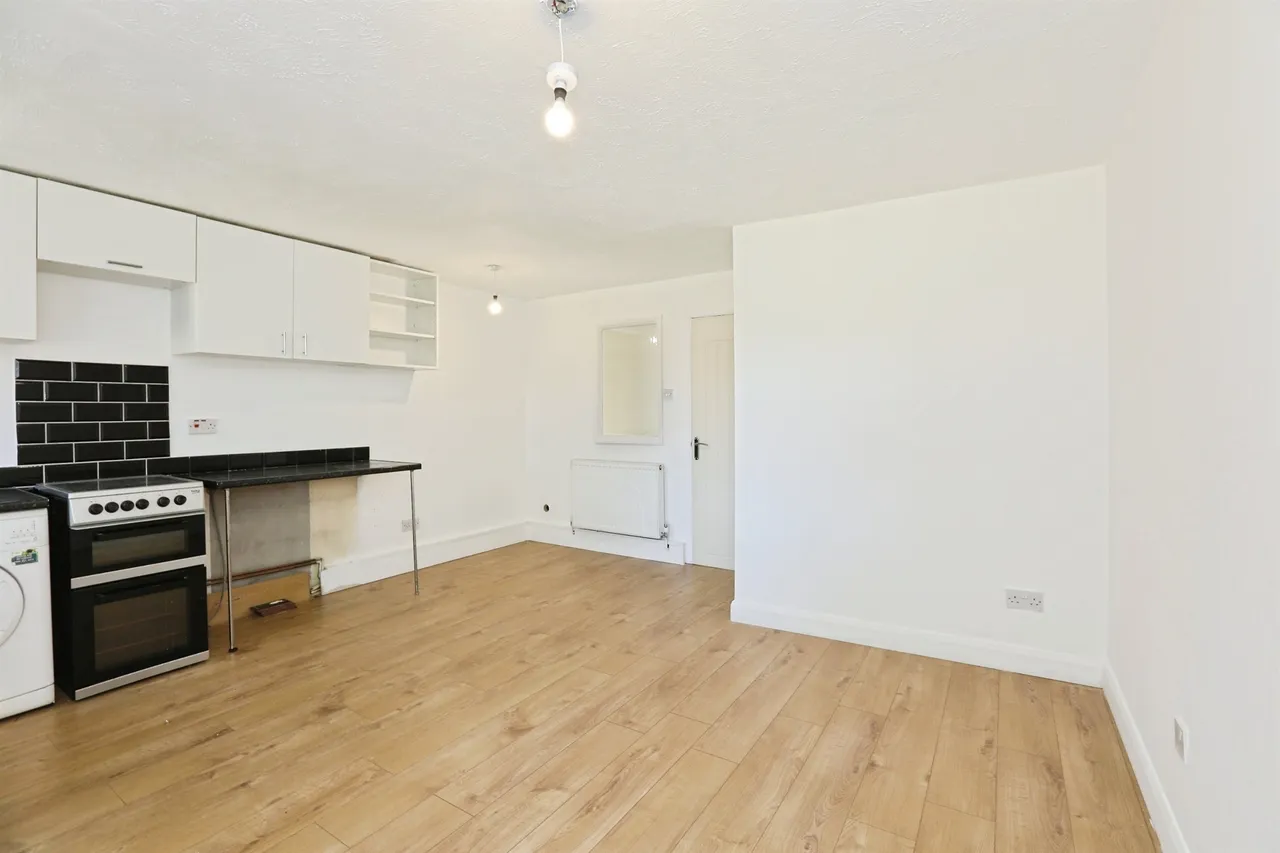 Larch Way, Haywards Heath, RH16, photo 8
