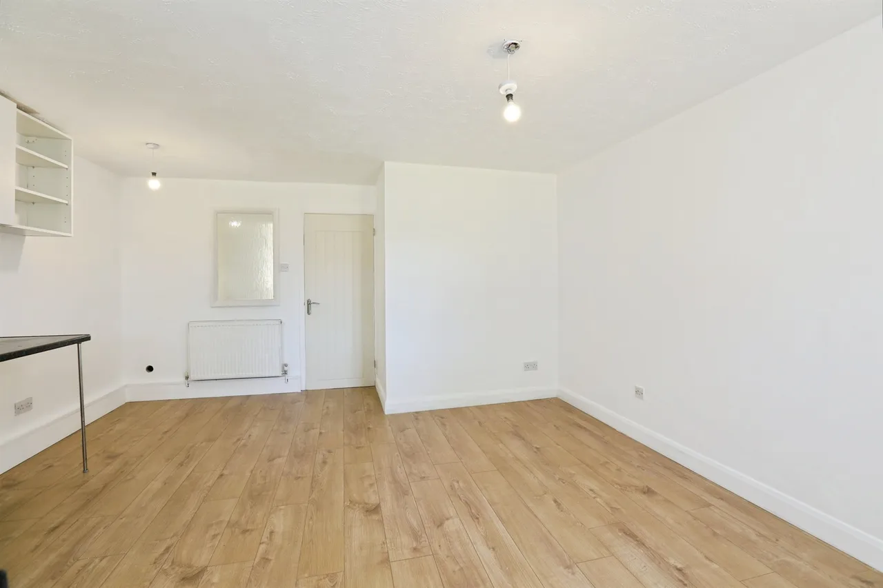 Larch Way, Haywards Heath, RH16, photo 4