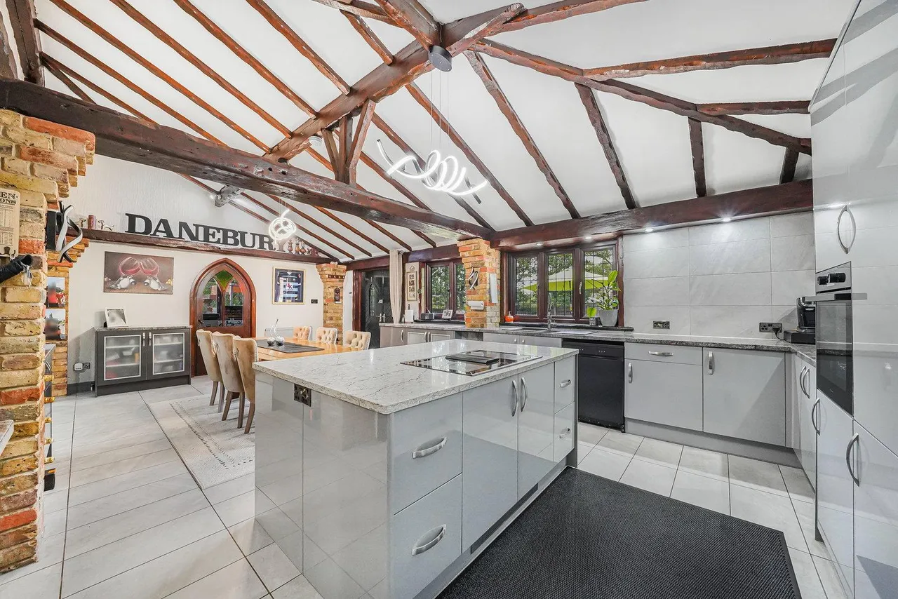 Rhoda Road, Benfleet, SS7, photo 17