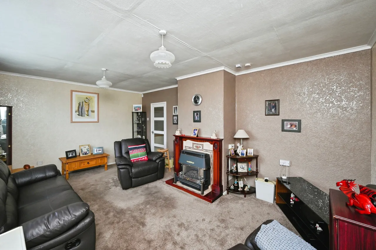 3 bed house for sale, Newark Road, Newark, NG22
