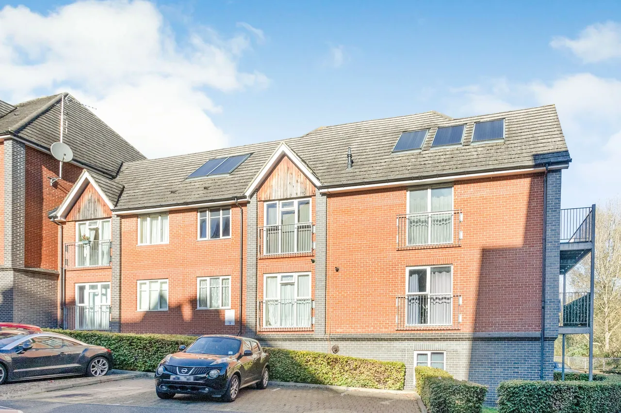 Millward Drive, Bletchley, Milton Keynes, Buckinghamshire, MK2, photo 12
