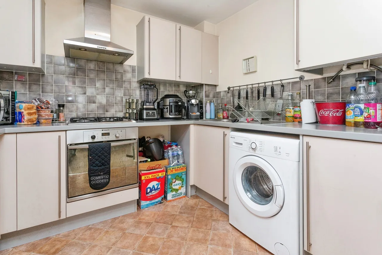 Millward Drive, Bletchley, Milton Keynes, Buckinghamshire, MK2, photo 5