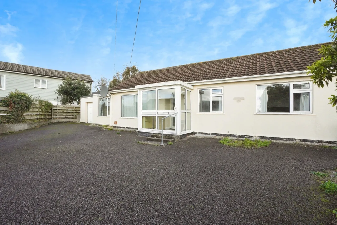 3 bed house for sale, Menear Road, St. Austell, PL25