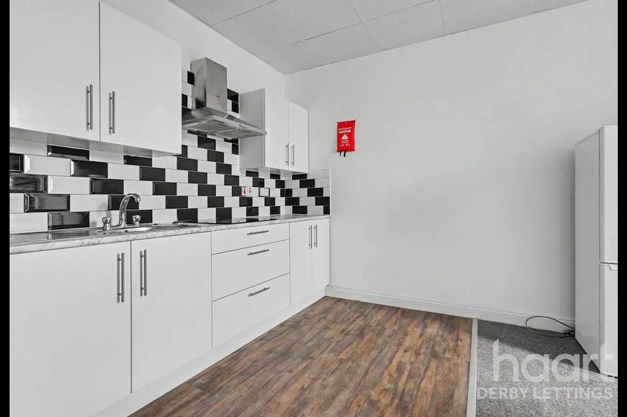 1 bed flat to rent, Burton Road, DE1