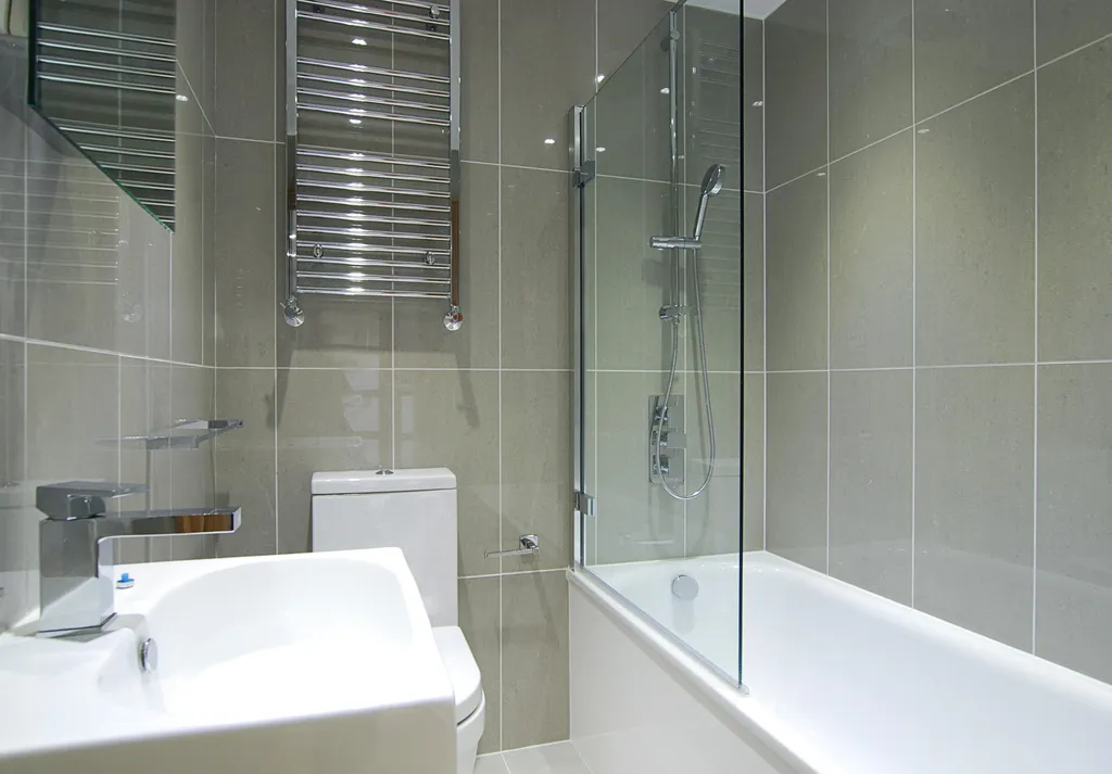 Queensmere Road, London, SW19, photo 7