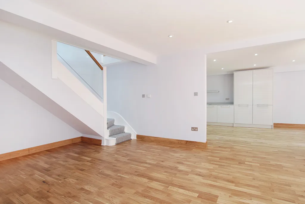 Queensmere Road, London, SW19, photo 4