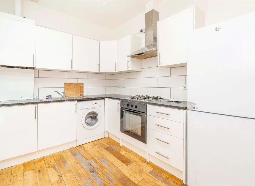 High Street, Acton, W3, photo 2