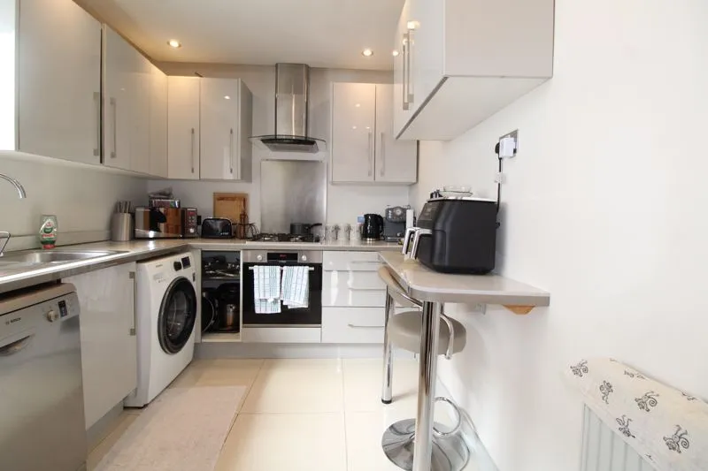 Manton Drive, Luton, LU2, photo 5