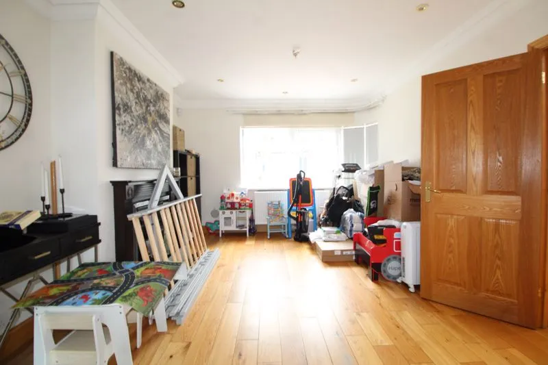 Manton Drive, Luton, LU2, photo 6