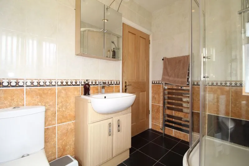 Manton Drive, Luton, LU2, photo 14