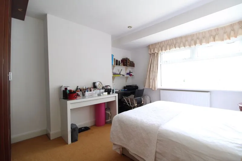Manton Drive, Luton, LU2, photo 11