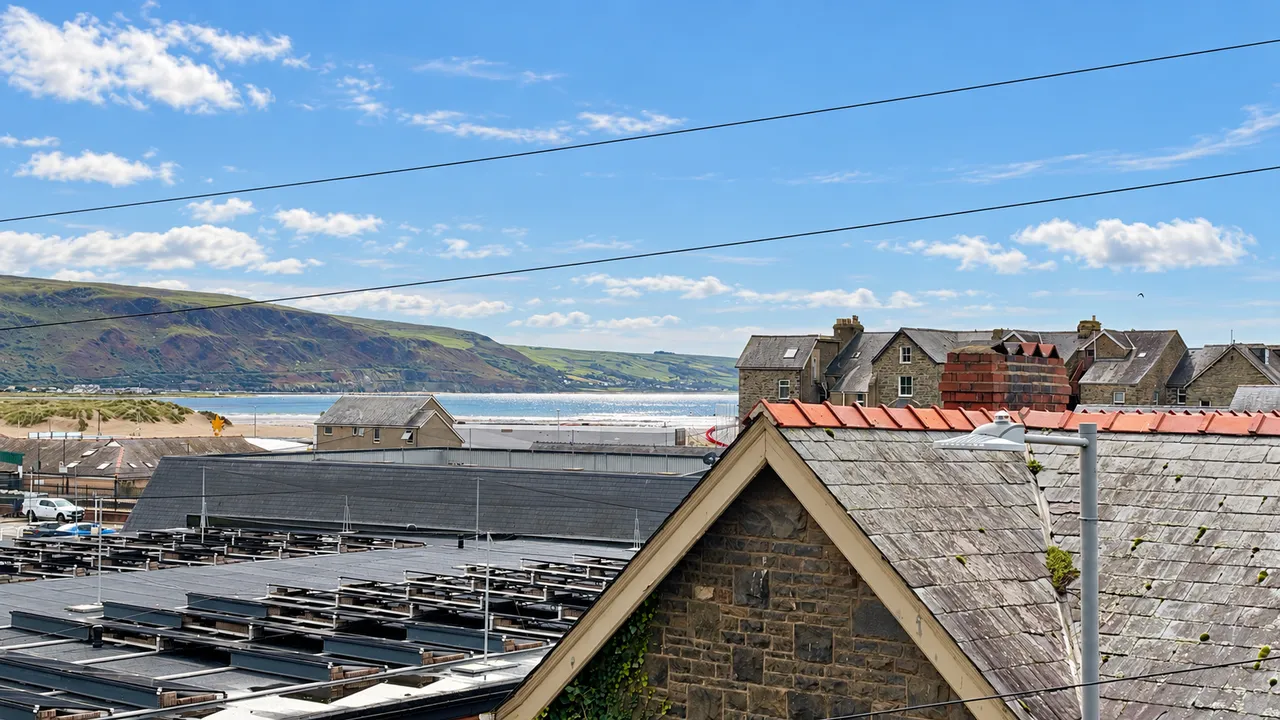 King Edward Street, Barmouth, LL42, photo 2