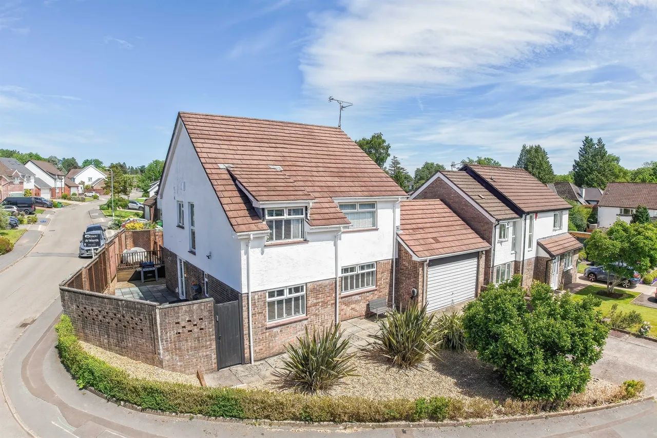 4 bed house for sale, Chartwell Drive, Cardiff, CF14
