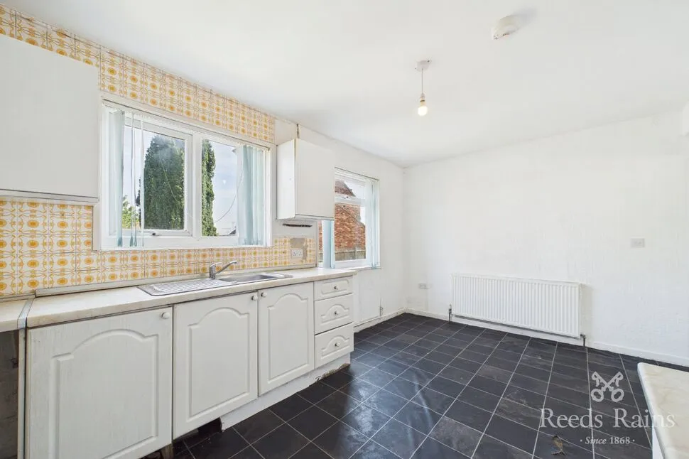 Bassledene Road, Sheffield, S2, photo 13