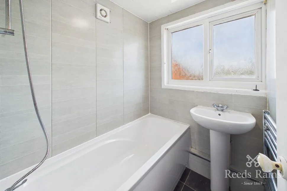 Bassledene Road, Sheffield, S2, photo 28