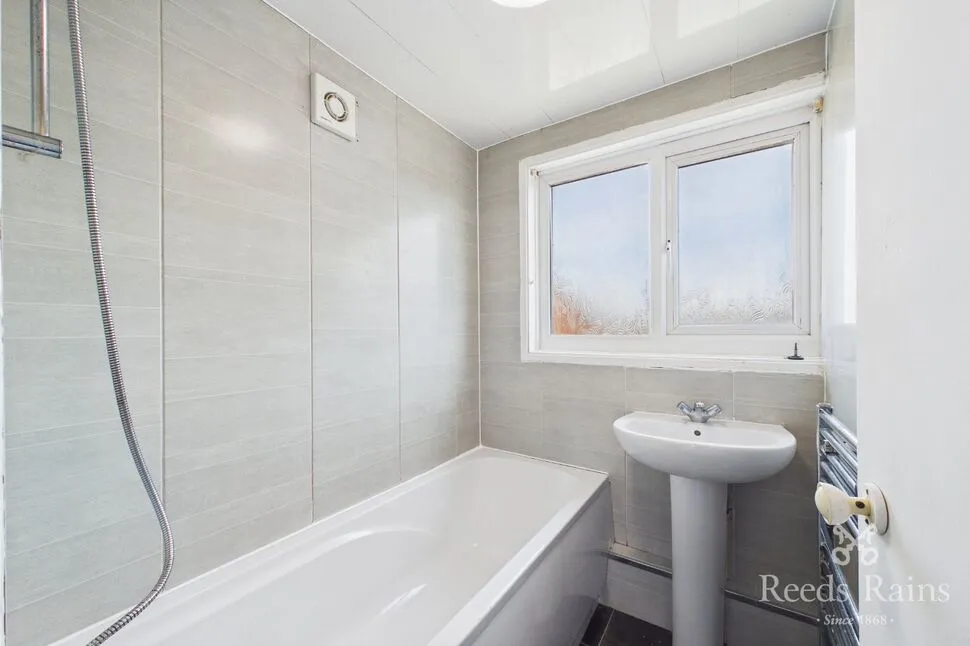 Bassledene Road, Sheffield, S2, photo 8