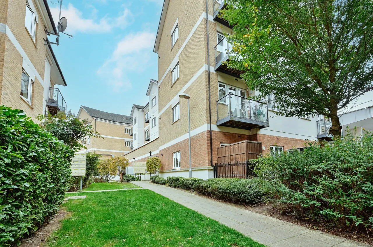 16 Edridge Court, Ley Farm Close, Watford, photo 11
