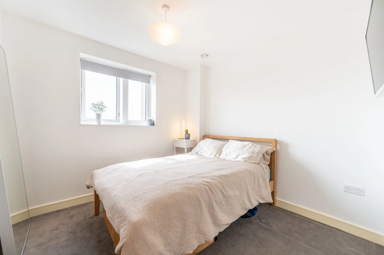 26 Goshawk Court, Ridding Lane, Greenford, photo 5