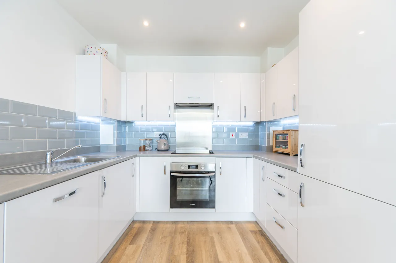 26 Goshawk Court, Ridding Lane, Greenford, photo 8