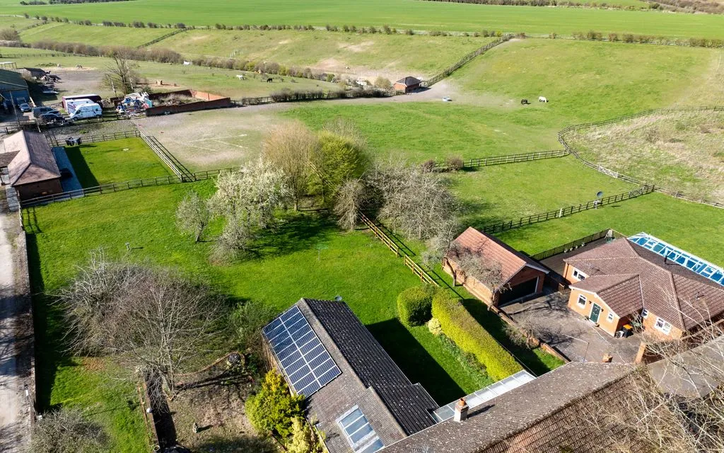 Dagnall Road, Whipsnade LU6 2LD, photo 52
