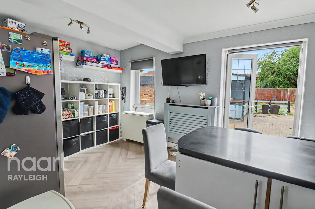 Sheering Court, Rayleigh, SS6, photo 5