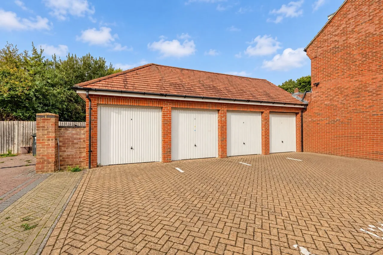 Kingshill Court, High Wycombe, HP13, photo 11