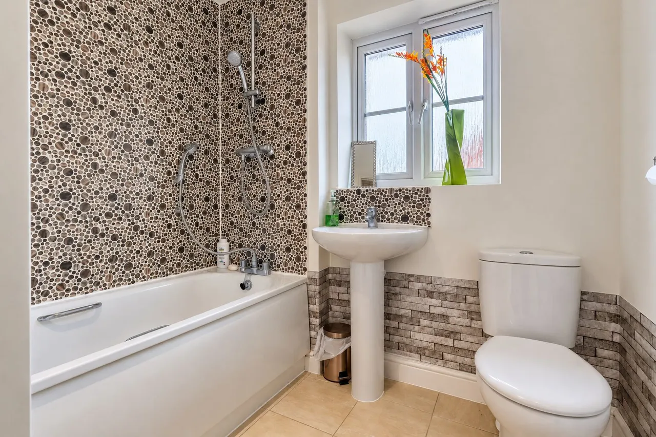 Kingshill Court, High Wycombe, HP13, photo 14