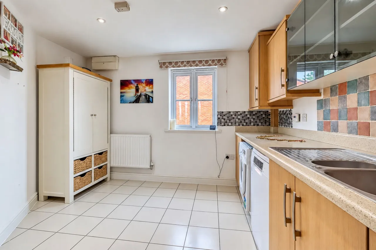 Kingshill Court, High Wycombe, HP13, photo 4