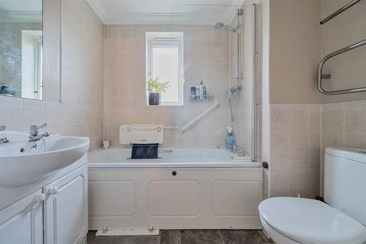 Station Road, Addlestone, KT15, photo 8