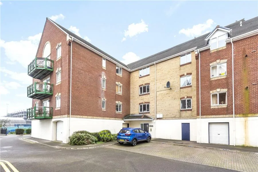 2 bed flat for sale, Pacific Close, Southampton, SO14